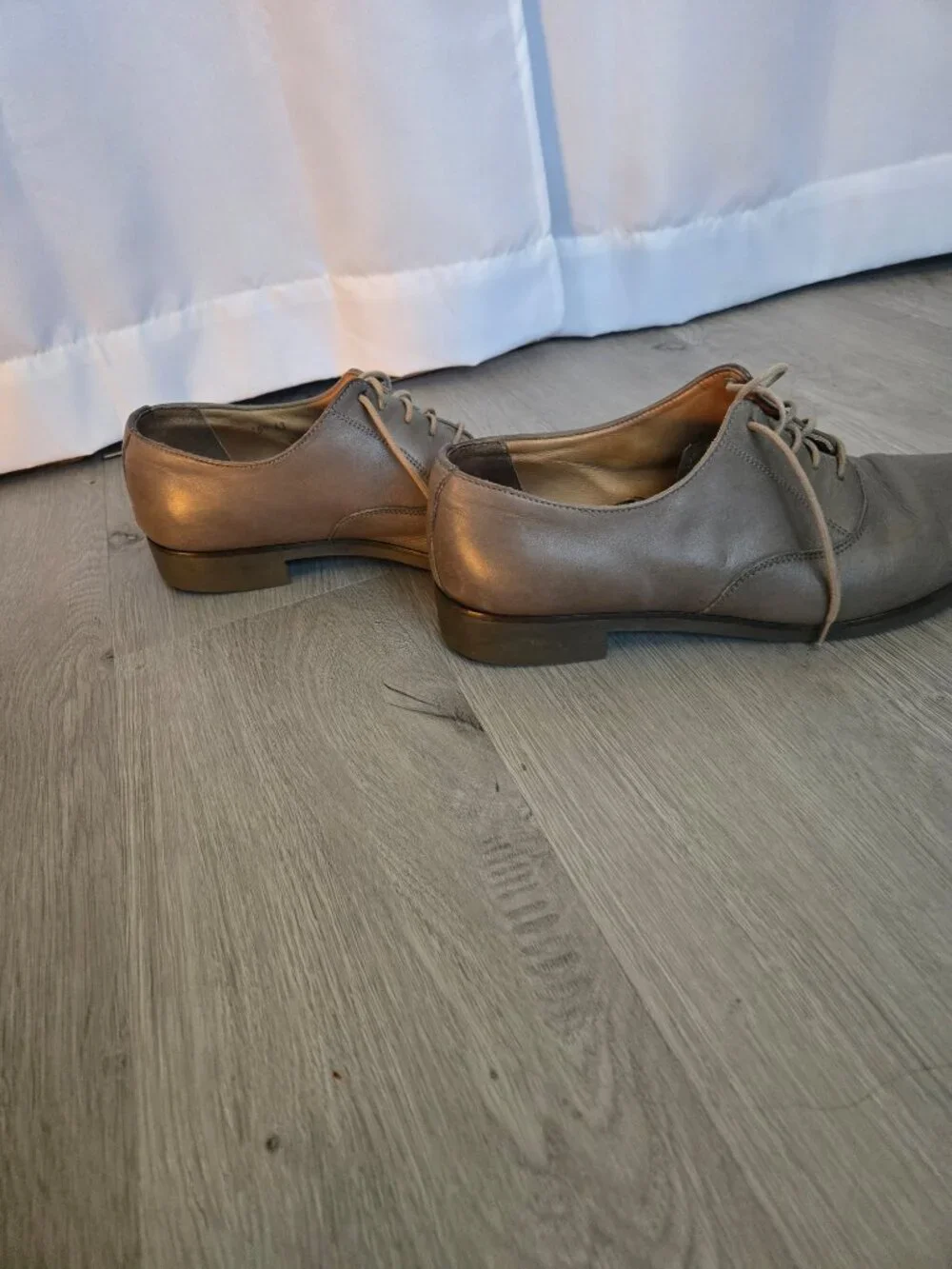 Roots gray leather oxfords
